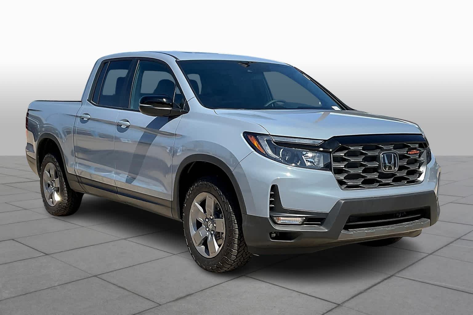 2025 Honda Ridgeline TrailSport photo 2