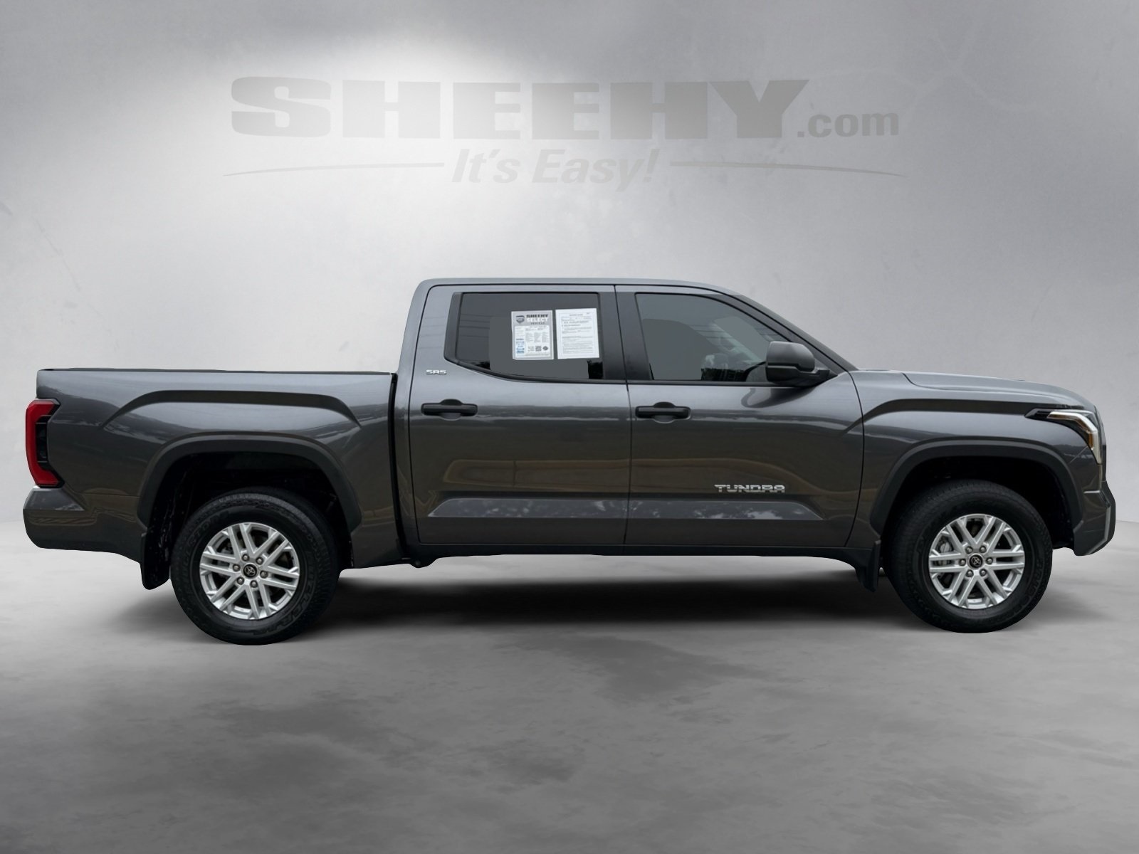 2024 Toyota Tundra SR5 photo 4