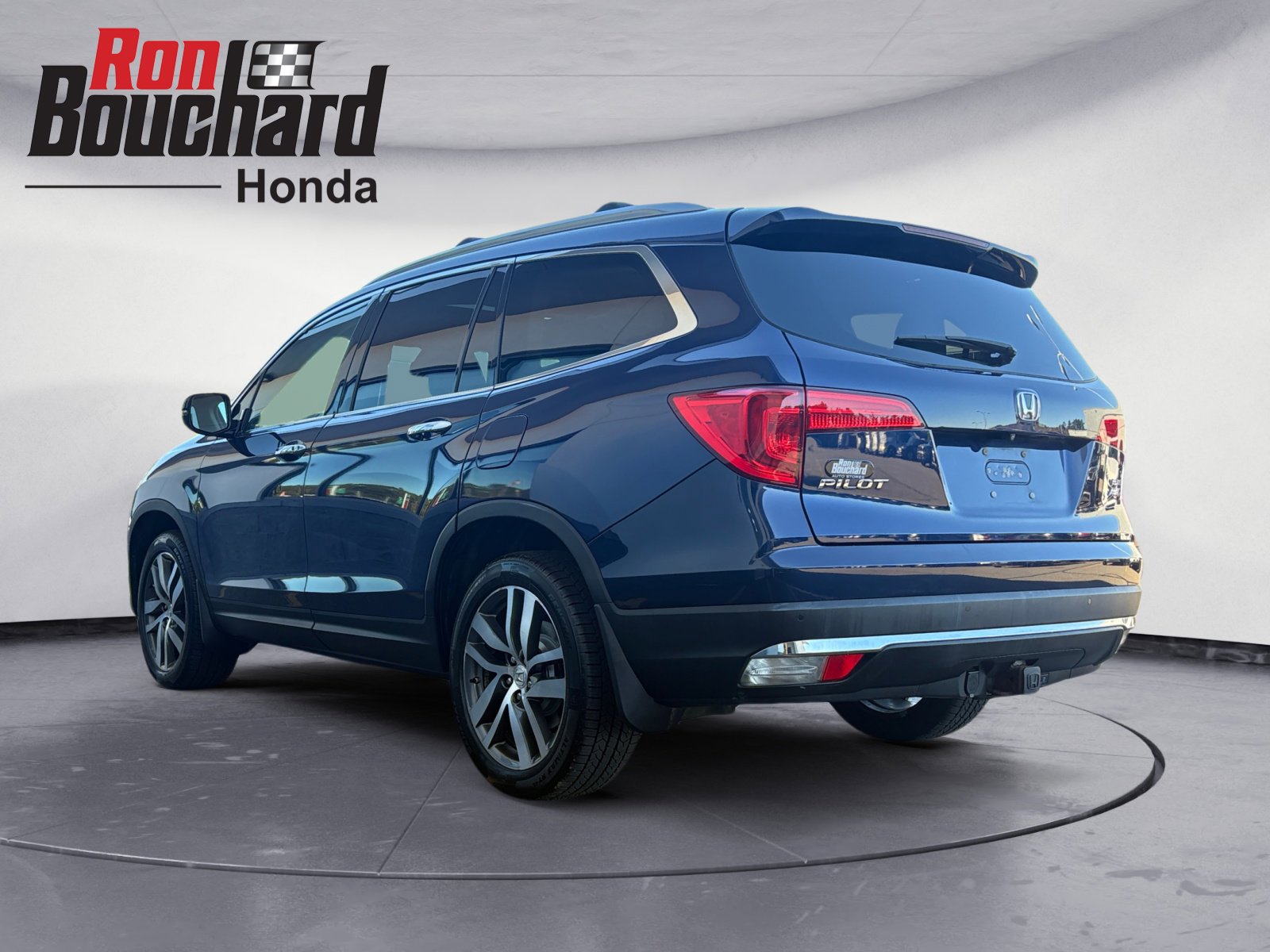 2016 Honda Pilot Elite photo 4