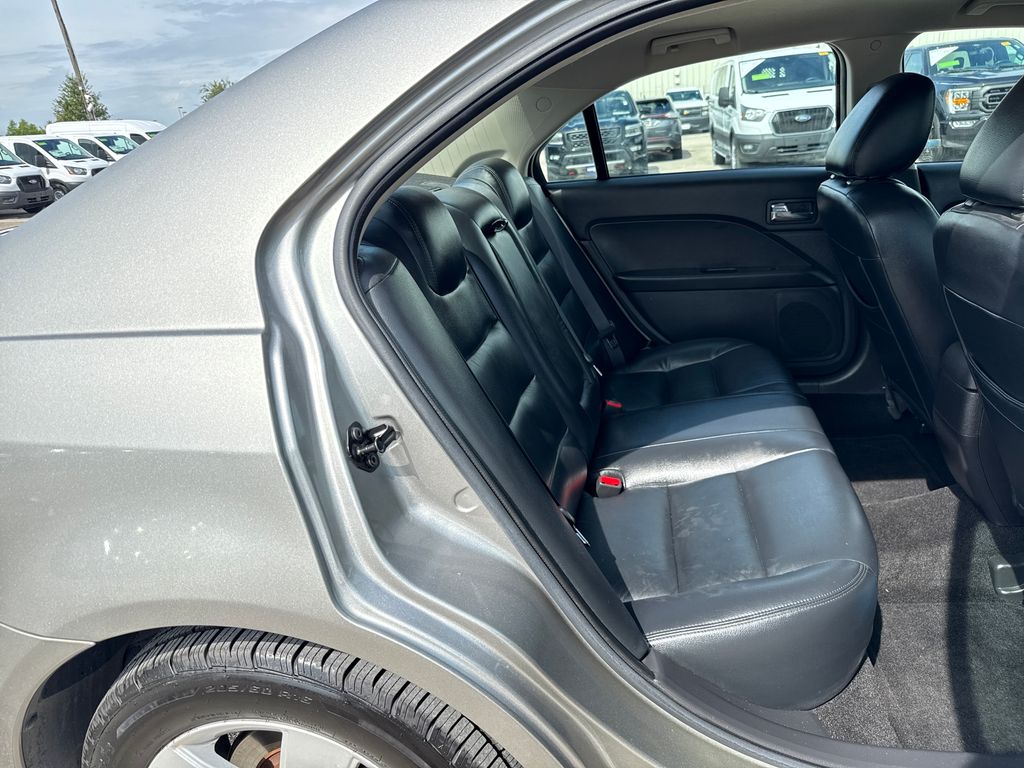 2009 Ford Fusion SE photo 17