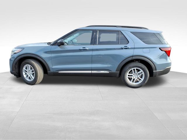 2025 Ford Explorer photo 3
