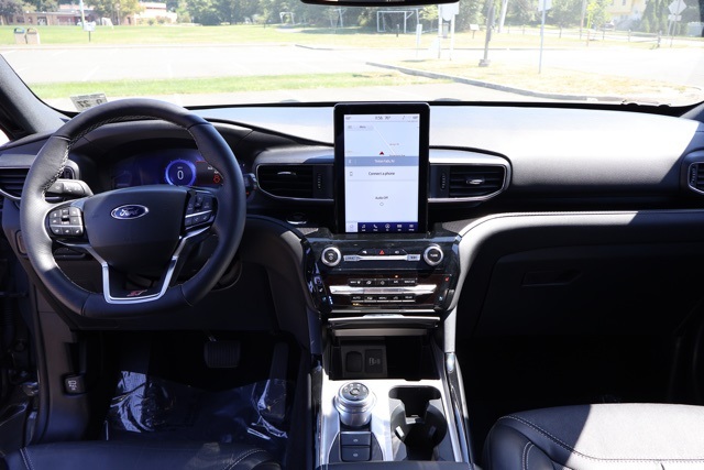 2022 Ford Explorer ST photo 15