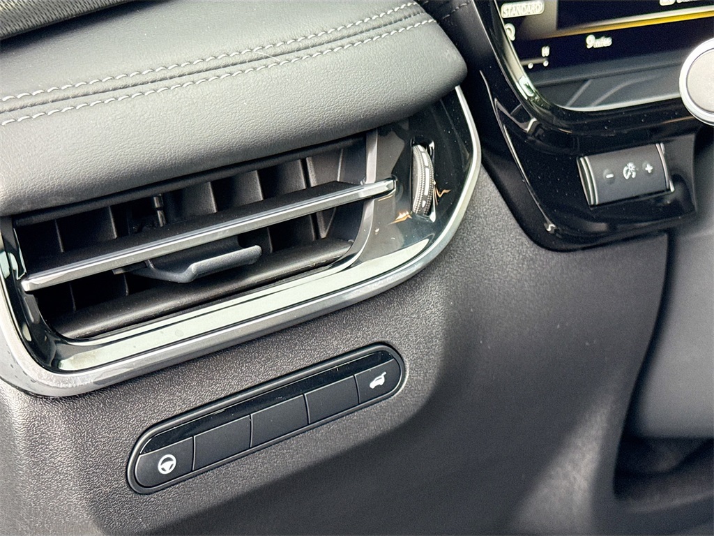 2026 Infiniti QX60 Luxe photo 10