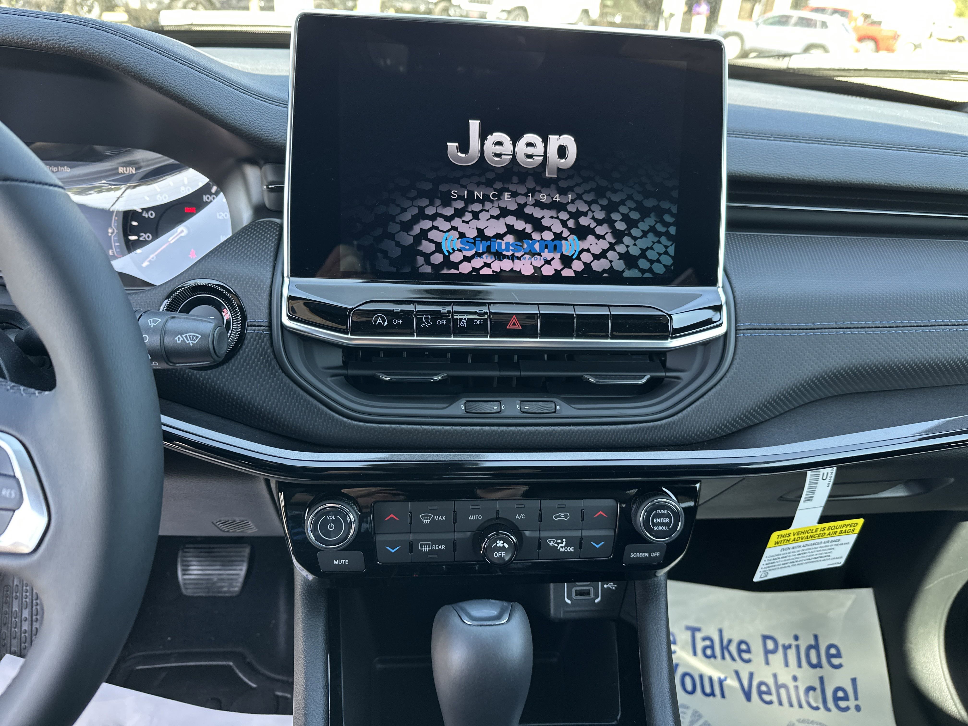 2025 Jeep Compass Latitude photo 7