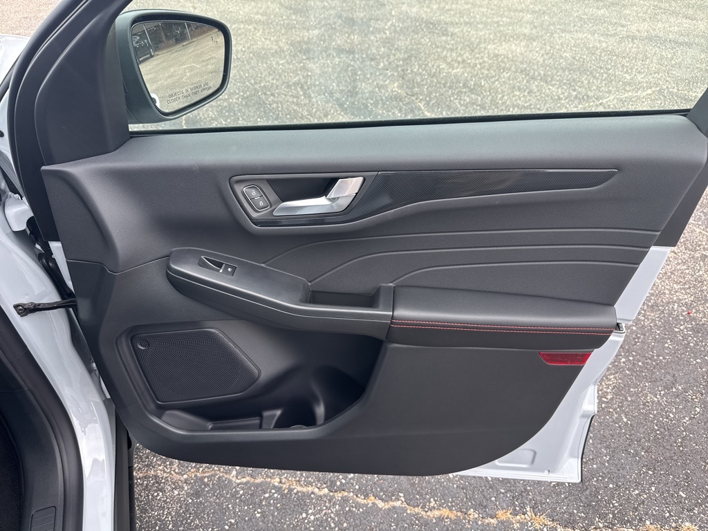 2025 Ford Escape ST-Line photo 19