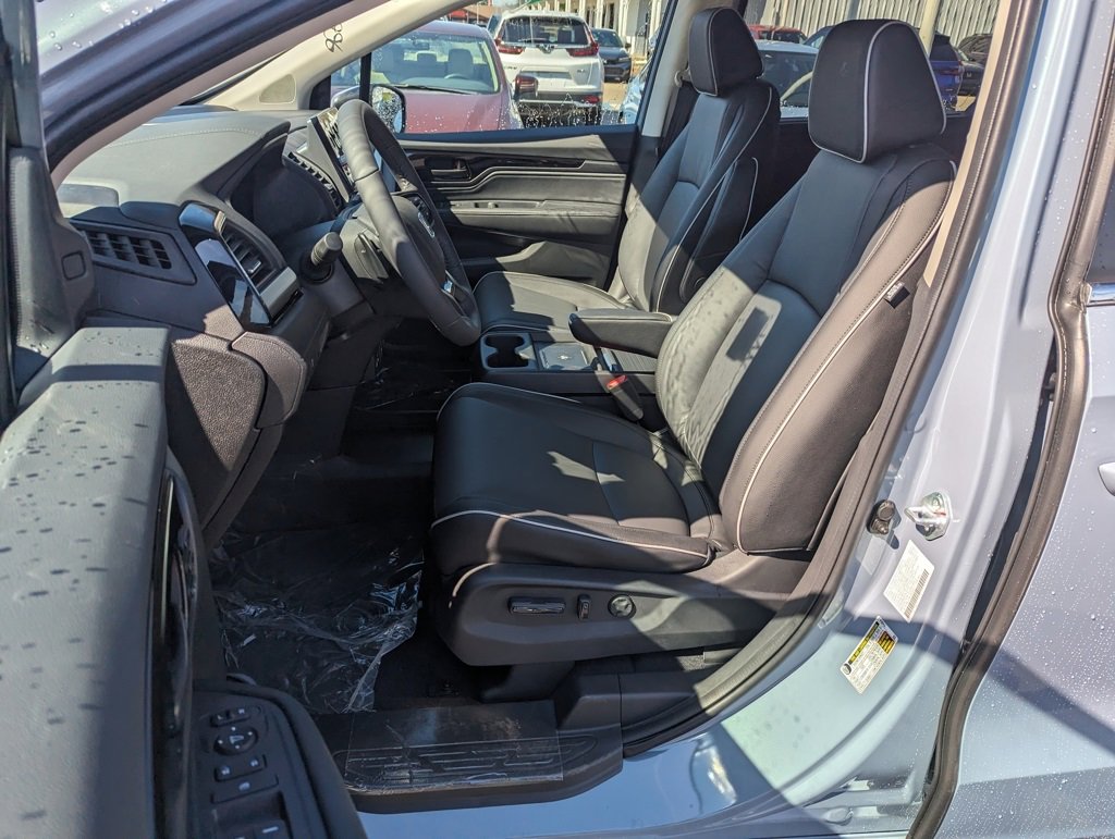 2026 Honda Odyssey Touring photo 7