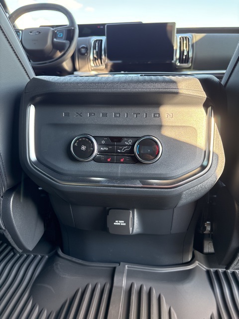 2025 Ford Expedition Platinum photo 40