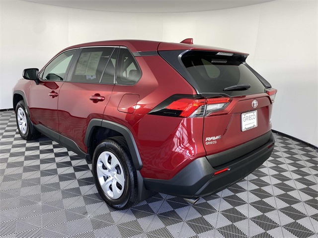2024 Toyota RAV4 LE photo 3