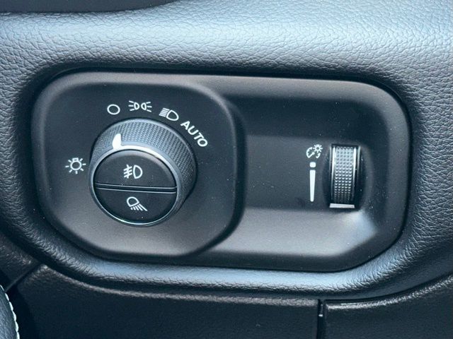 2025 Ram 2500 Big Horn photo 16