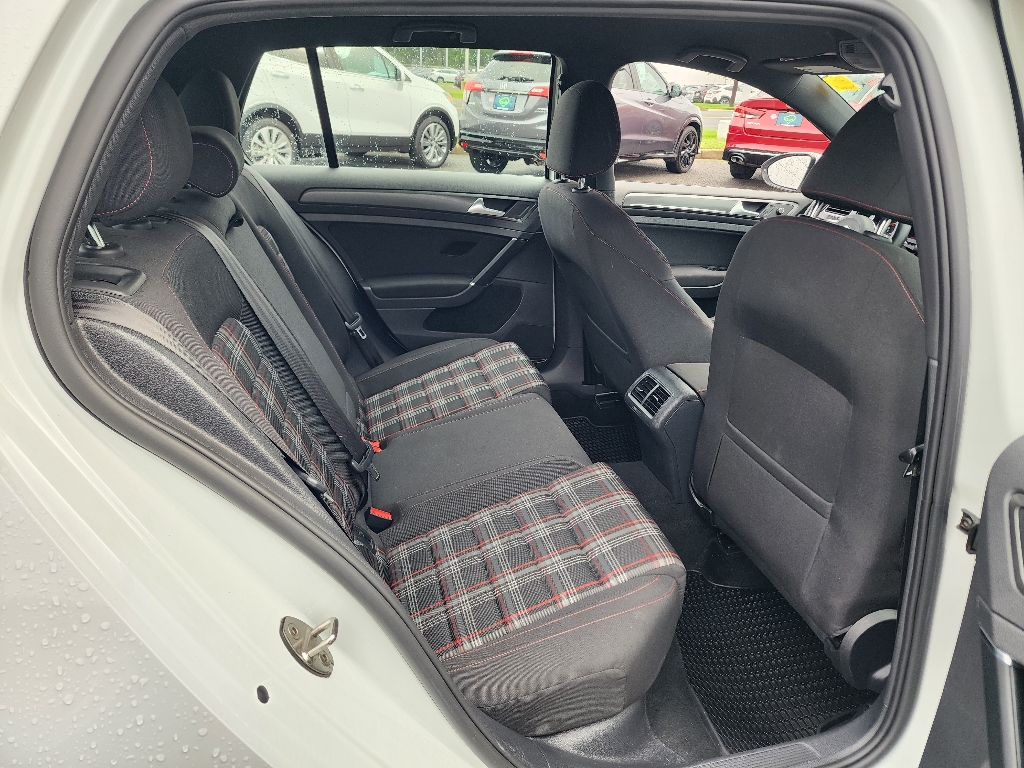 2018 Volkswagen Golf GTI S photo 22