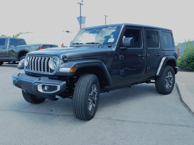 2025 Jeep Wrangler Sahara photo 4