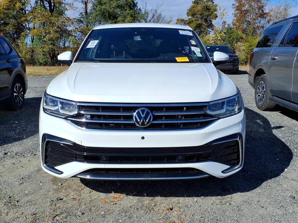 2023 Volkswagen Tiguan SEL R-Line Black photo 3