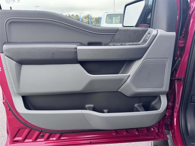 2025 Ford F-150 XLT photo 12