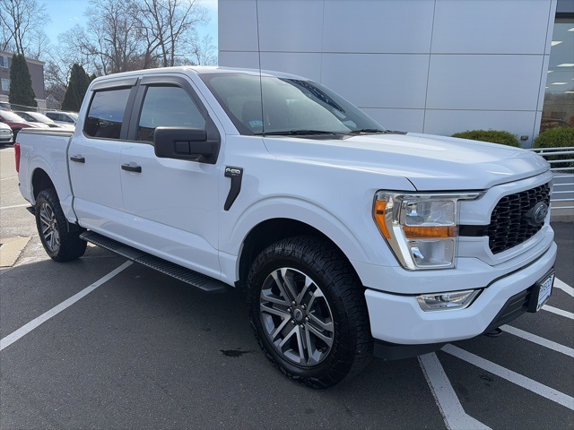 2021 Ford F-150 XL's photo