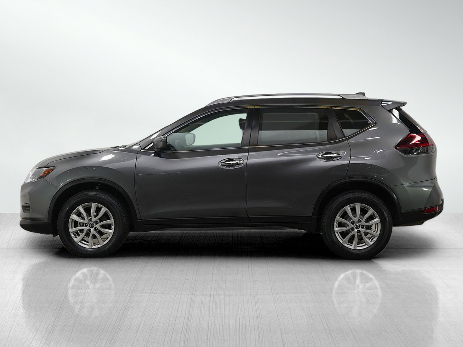 Used 2020 Nissan Rogue SV with VIN KNMAT2MV0LP539257 for sale in Minneapolis, Minnesota