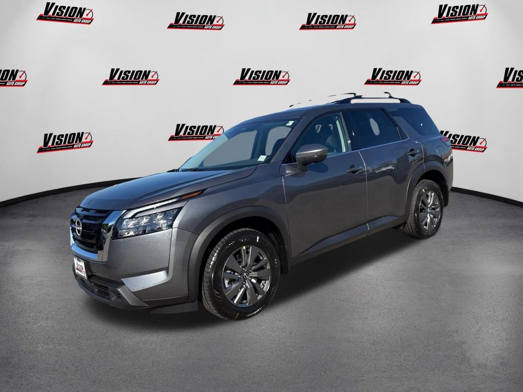2025 Nissan Pathfinder SV's photo