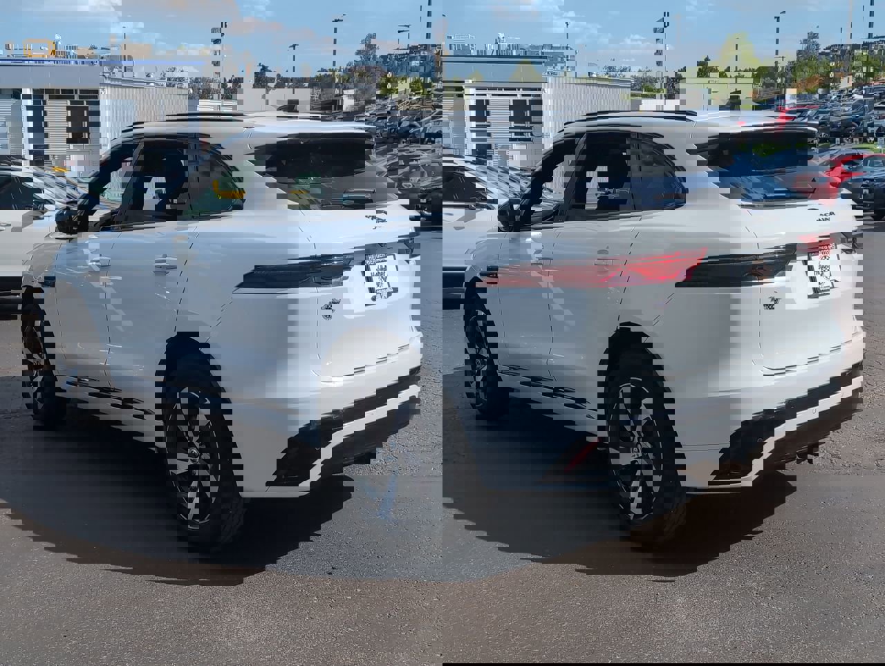 2024 Jaguar F-PACE R-Dynamic S P250 photo 2
