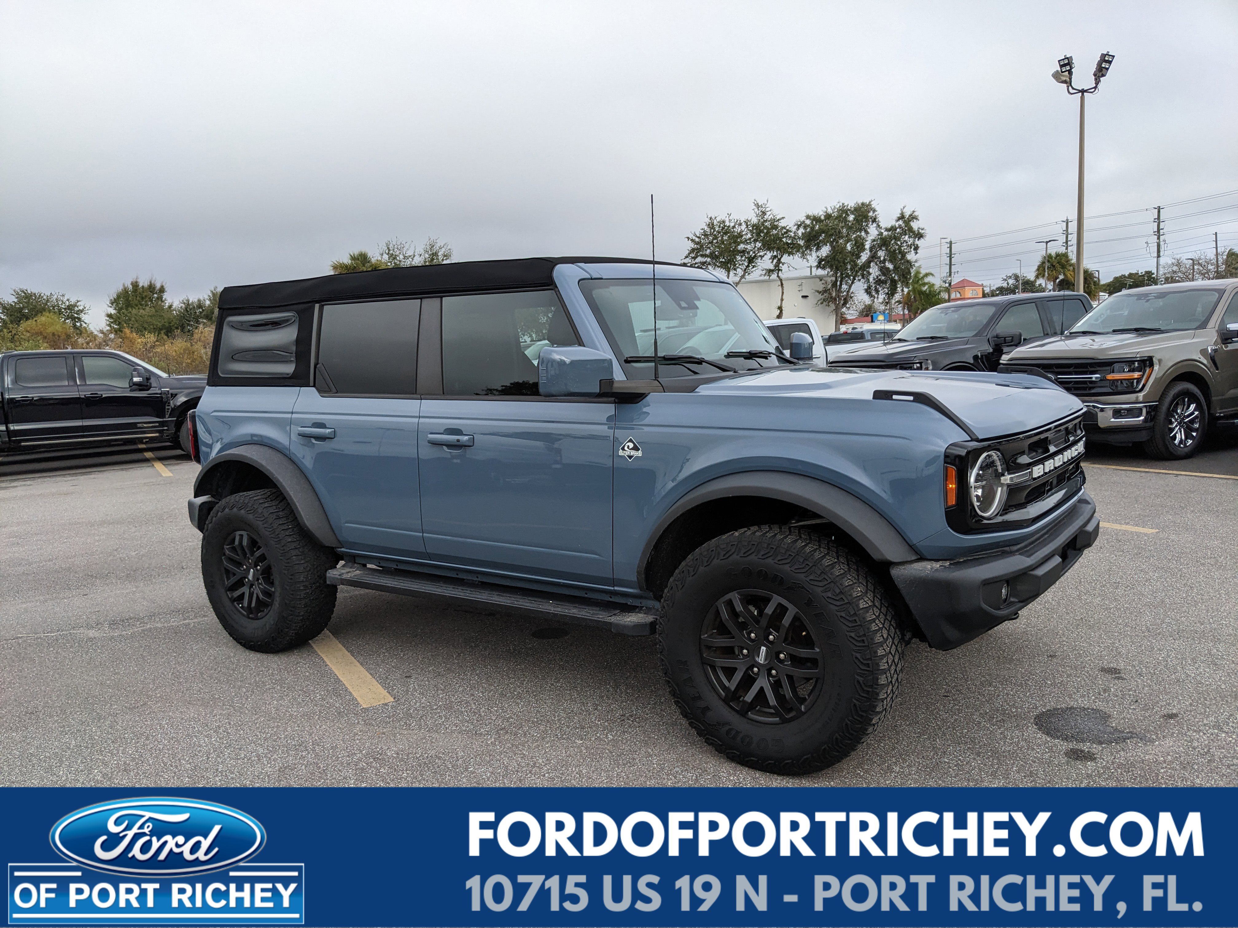 2023 Ford Bronco 4-Door Outer Banks