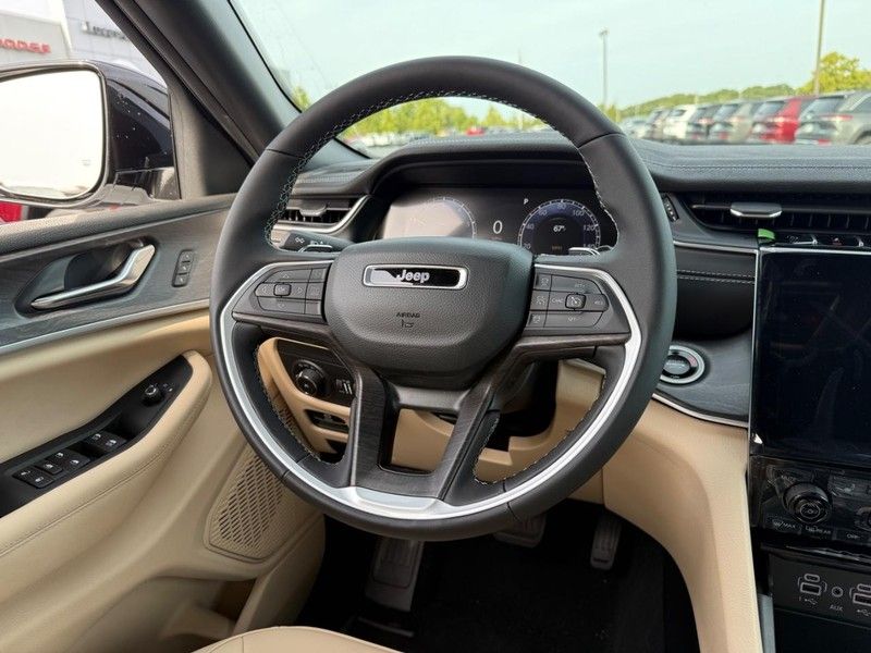 2025 Jeep Grand Cherokee Limited photo 6