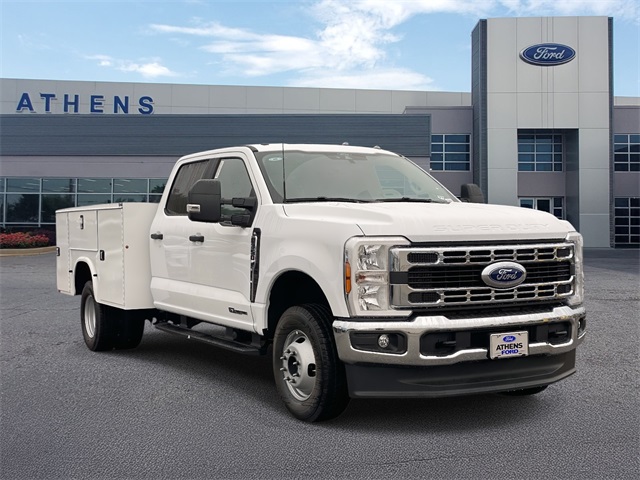 2026 Ford F-350 Super Duty Chassis Cab XL's photo