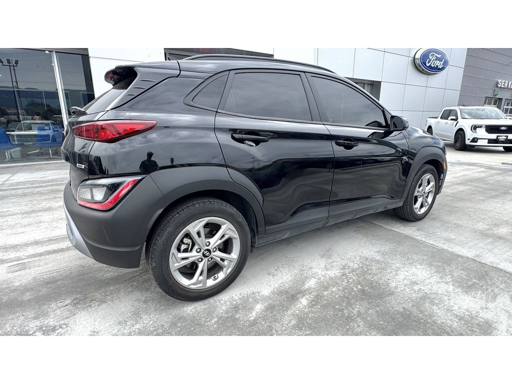 2023 Hyundai Kona SEL photo 5