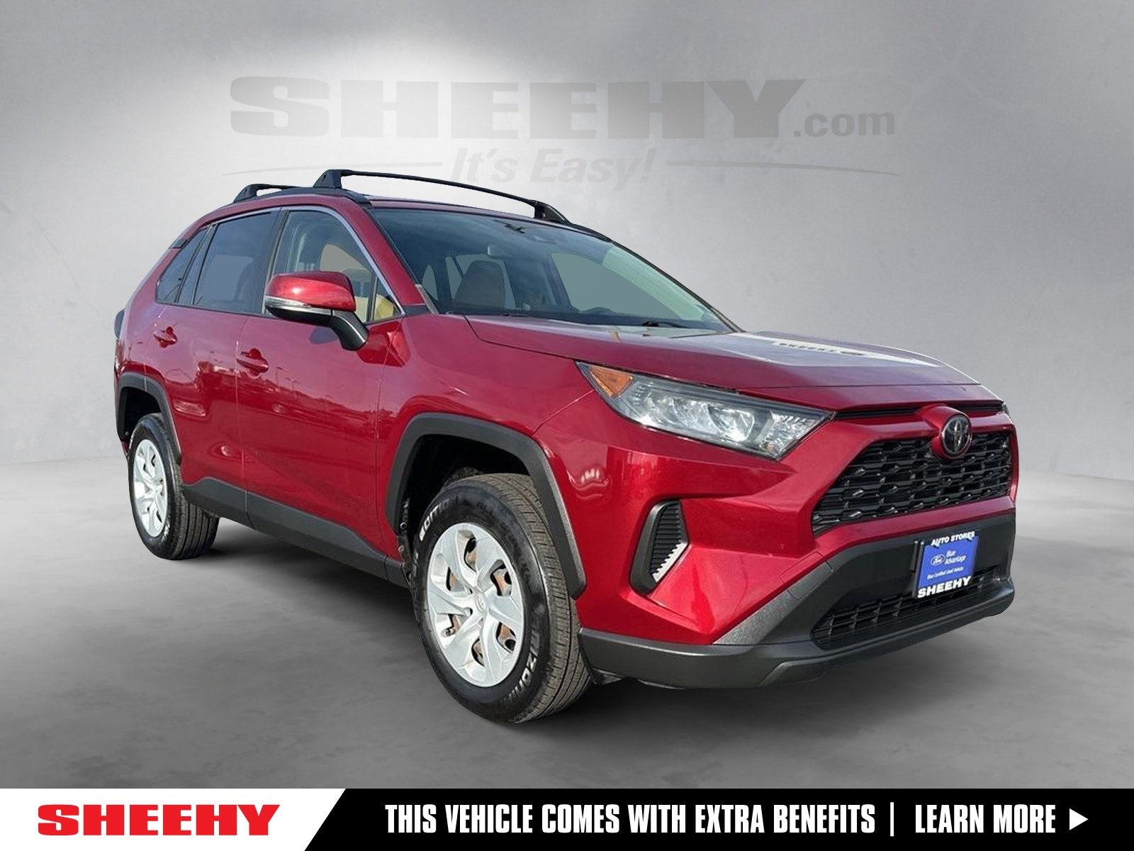 2019 Toyota RAV4 LE's photo