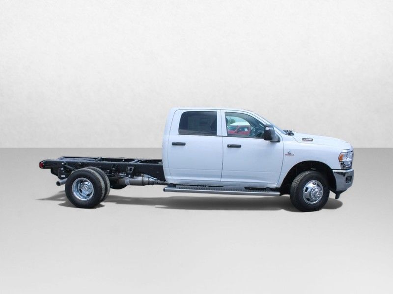2024 Ram 3500 photo 2