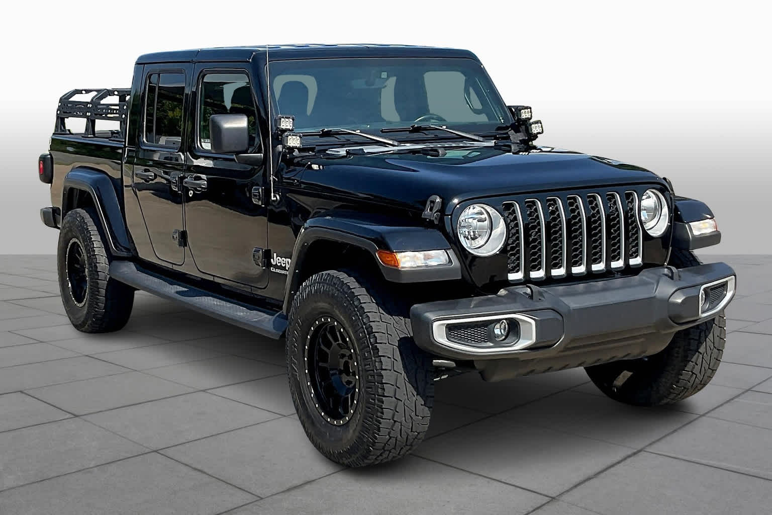 2021 Jeep Gladiator Overland photo 2