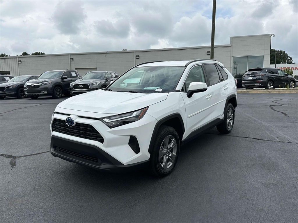 2024 Toyota RAV4 Hybrid LE photo 2