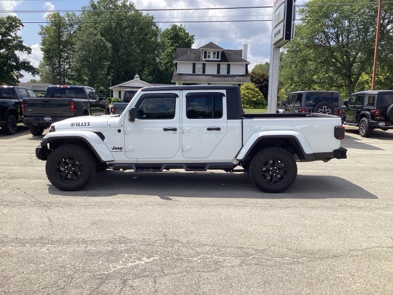 2021 Jeep Gladiator Willys photo 4