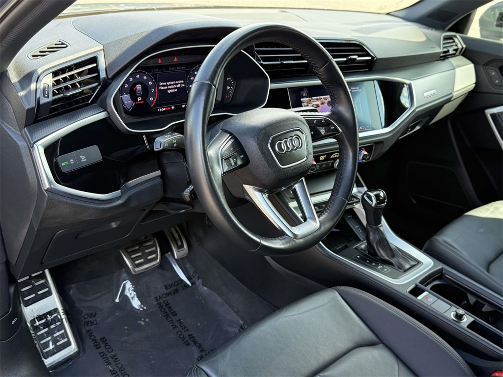 2020 Audi Q3 Premium Plus photo 2