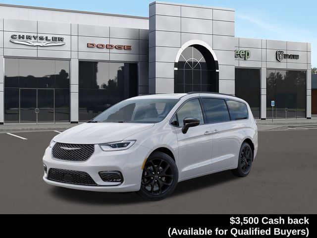 2026 Chrysler Pacifica Limited's photo