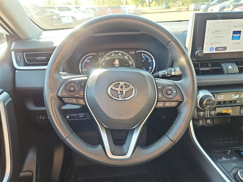 2023 Toyota RAV4 Hybrid XLE photo 14