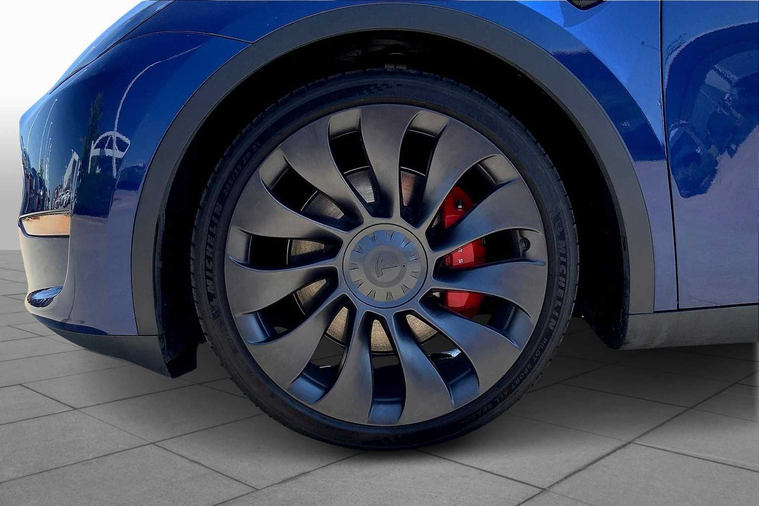 2024 Tesla Model Y Performance photo 10