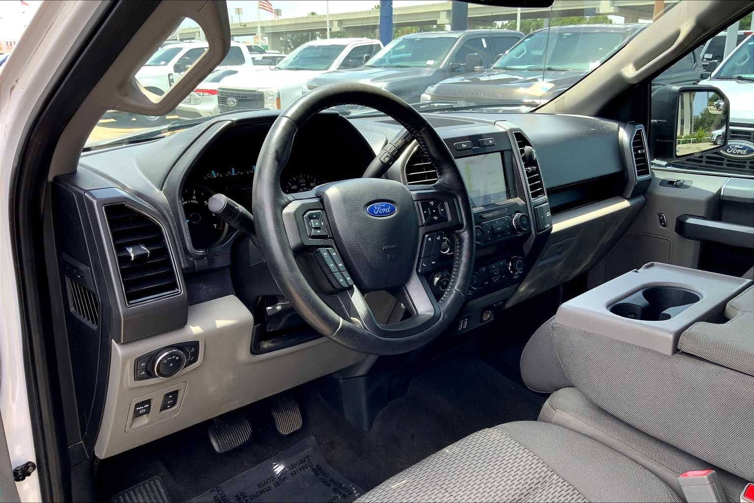 2020 Ford F-150 XLT photo 32