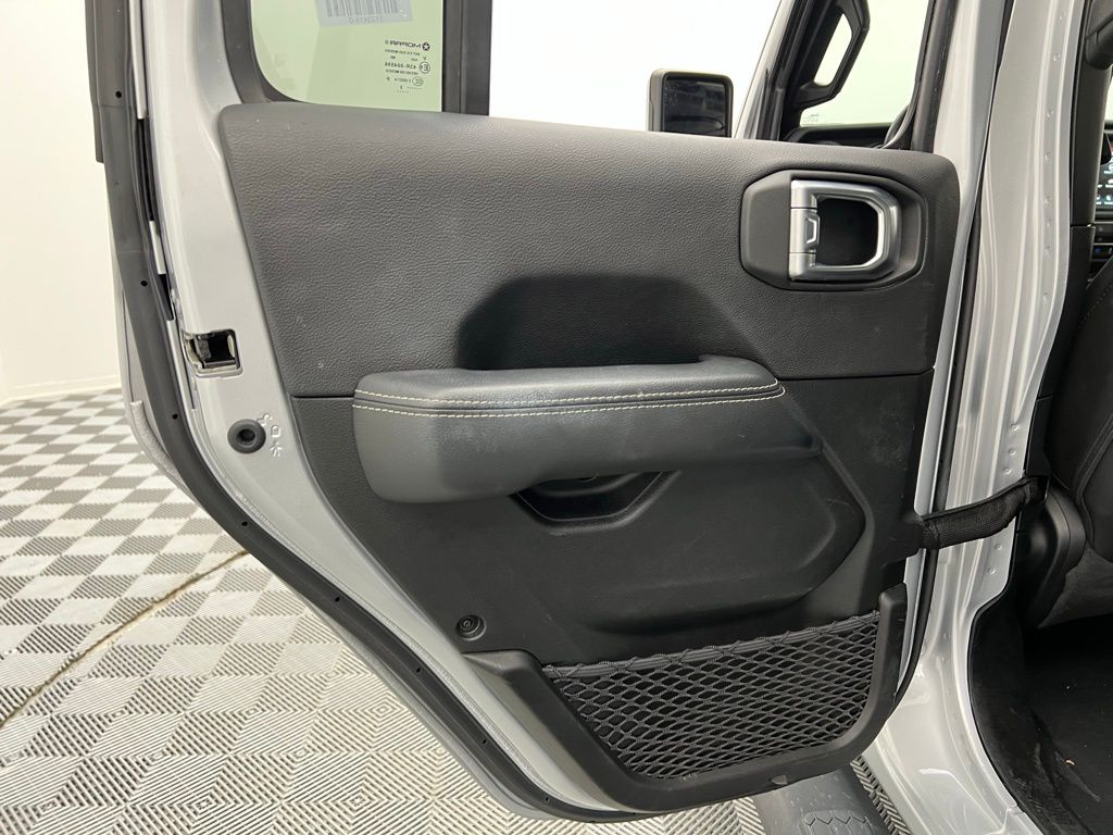 2023 Jeep Wrangler Sahara 4xe photo 24
