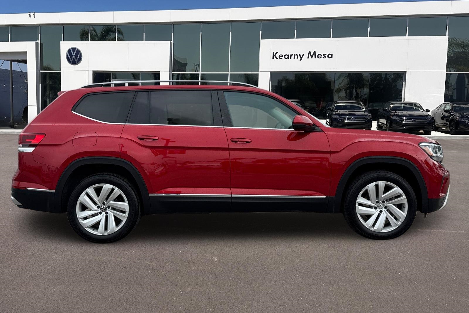 2021 Volkswagen Atlas SEL photo 3