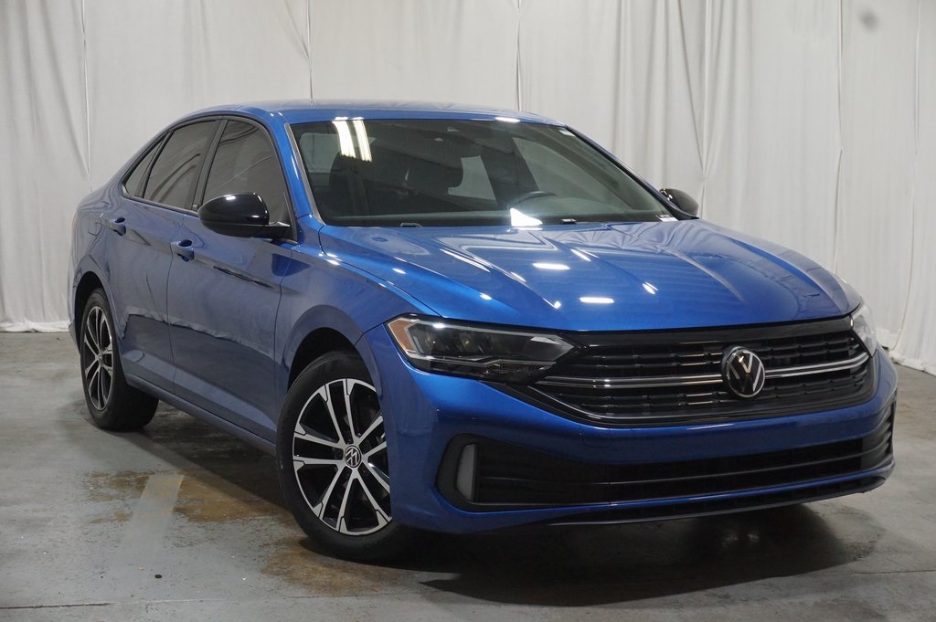 2024 Volkswagen Jetta 1.5T Sport photo 2
