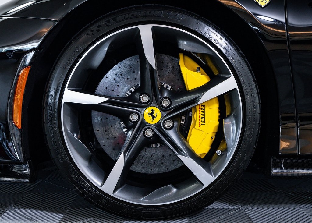 2023 Ferrari SF90 Spider Base photo 8