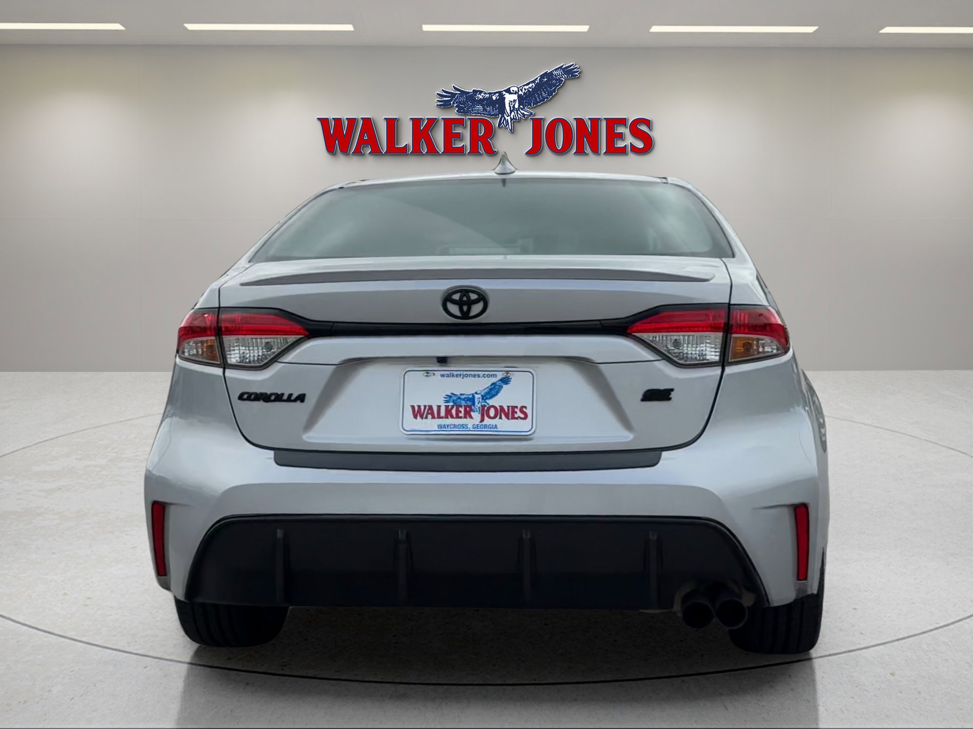 2023 Toyota Corolla SE photo 3