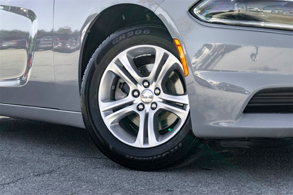 2022 Dodge Charger SXT photo 2