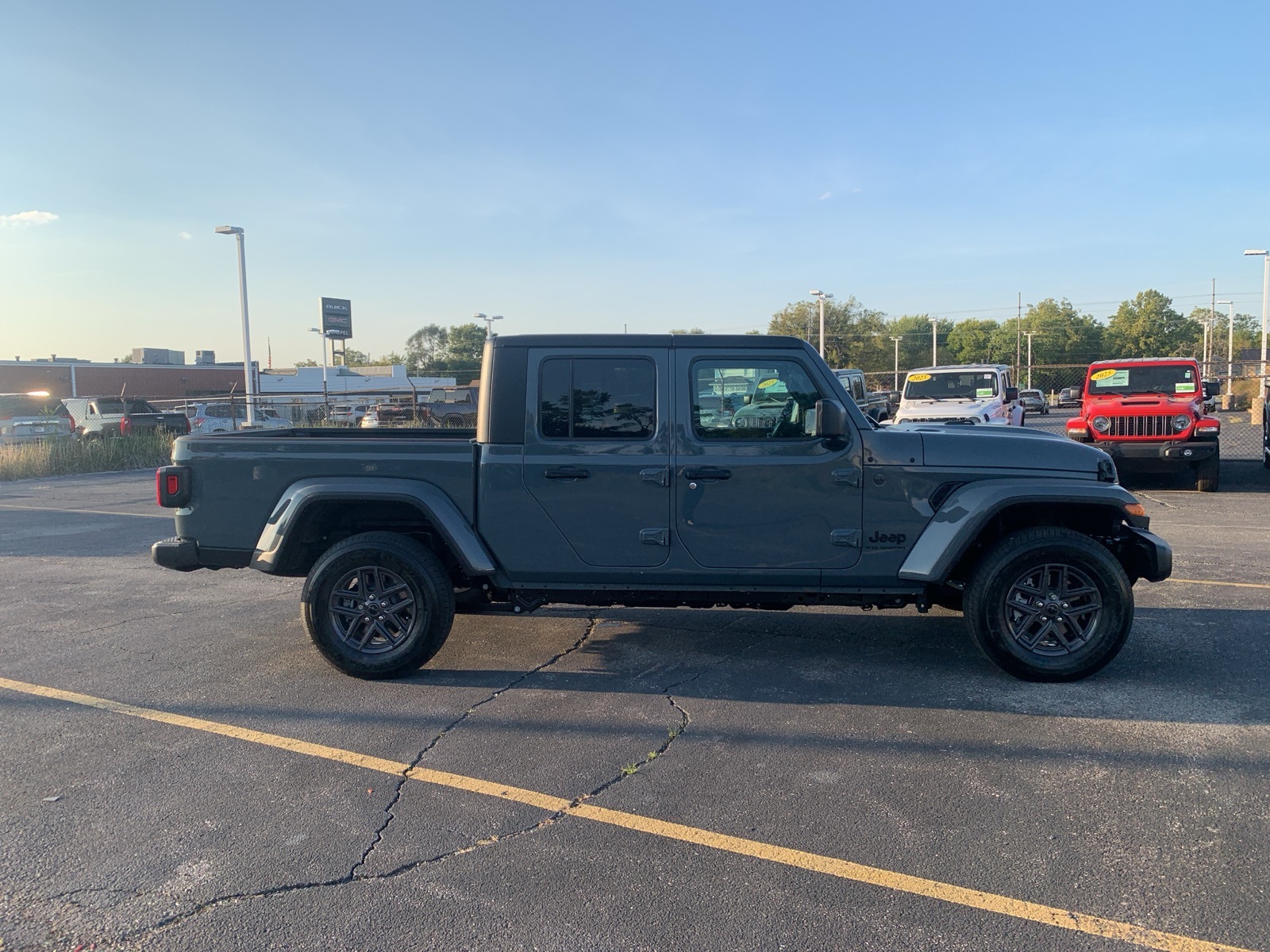 2025 Jeep Gladiator Sport S photo 7