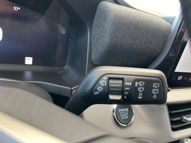 2025 Ford Explorer photo 19