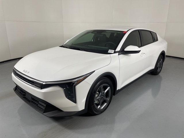 2025 Kia K4 LXS photo 4