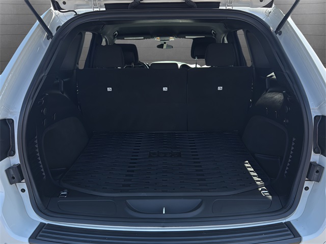 2020 Jeep Grand Cherokee Laredo E photo 12