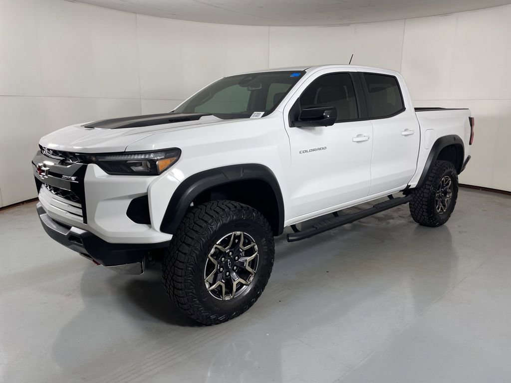 2025 Chevrolet Colorado ZR2 photo 4