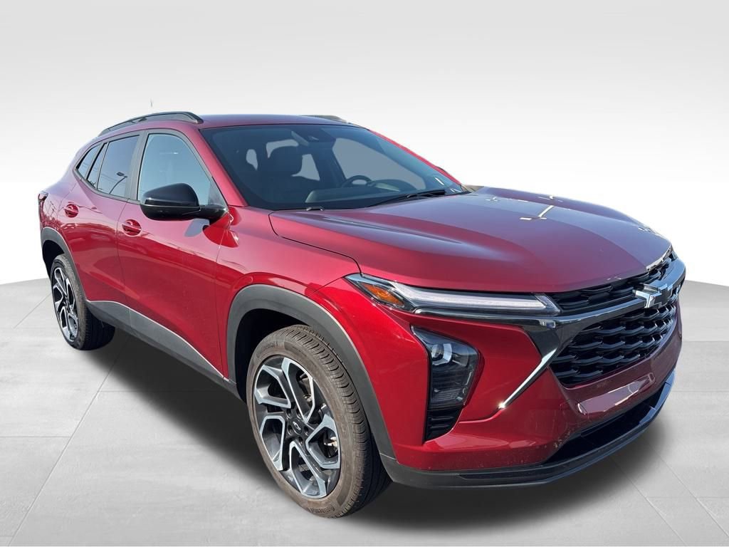 2025 Chevrolet Trax photo 2