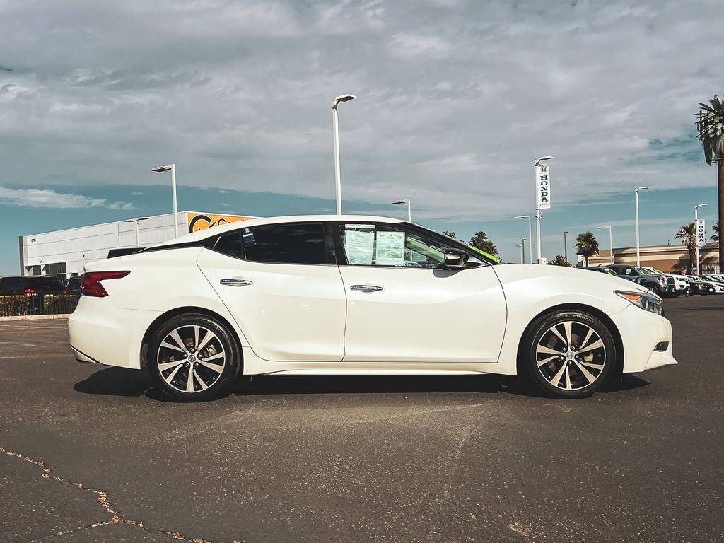 2018 Nissan Maxima SV photo 3