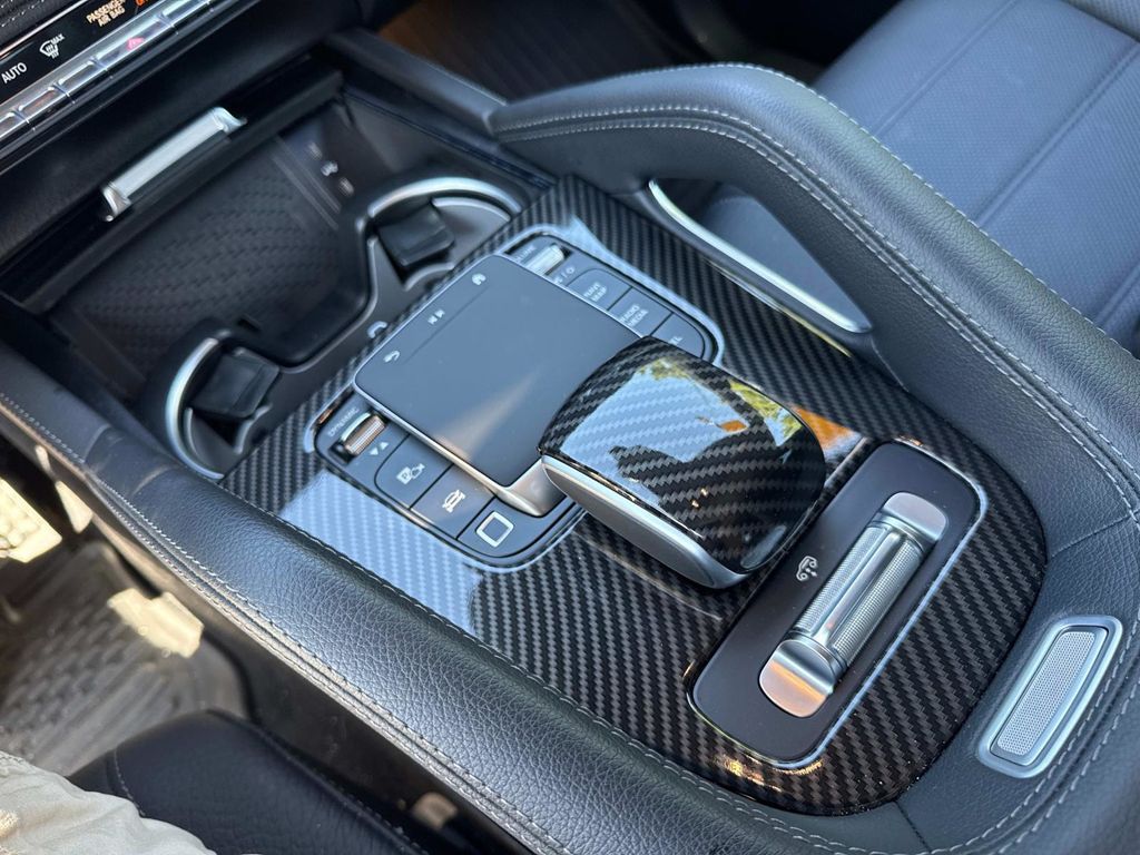 2025 Mercedes Benz GLS 580 4MATIC photo 21