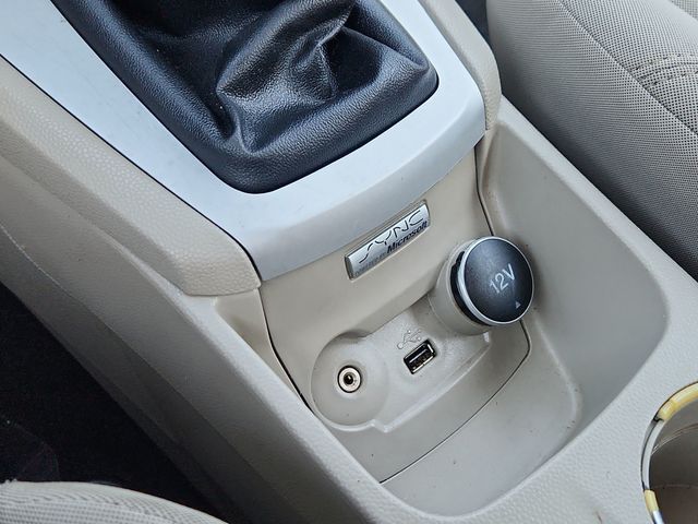 2014 Ford Fiesta SE photo 32